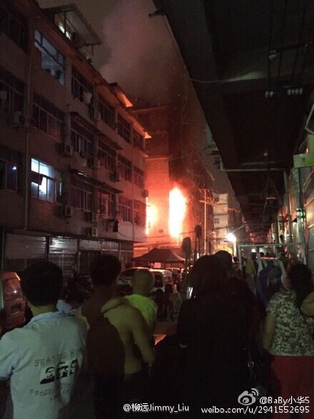 网友拍摄温州火灾现场