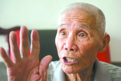 说起战场的经历，刘火炉很激动，胜利的喜悦和对战友的怀念在他的言语中相互交织。