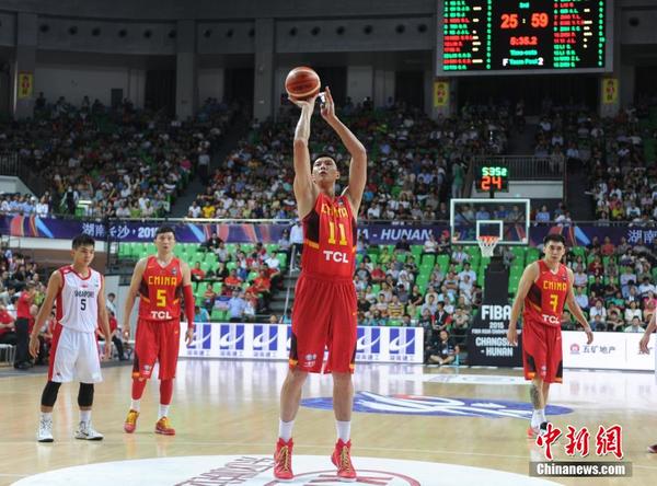 <em>男篮</em>亚锦赛 中国队49分<em>大胜新加坡</em>队迎开门红