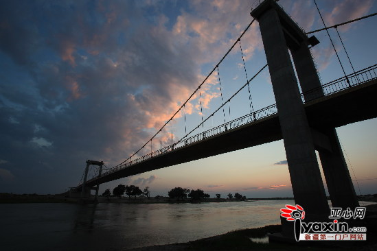 额尔齐斯河上的齐德哈仁大桥