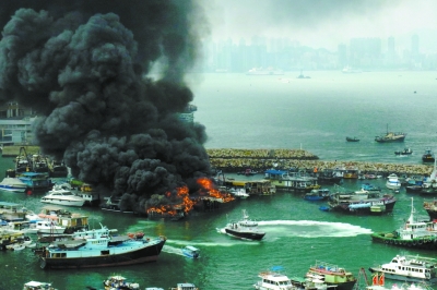 香港筲箕湾多船着火5人受伤|香港|筲箕湾