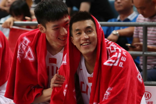 篮球风云  郭艾伦压哨进球 北京时间9月29日,男篮亚锦赛进入复赛最后