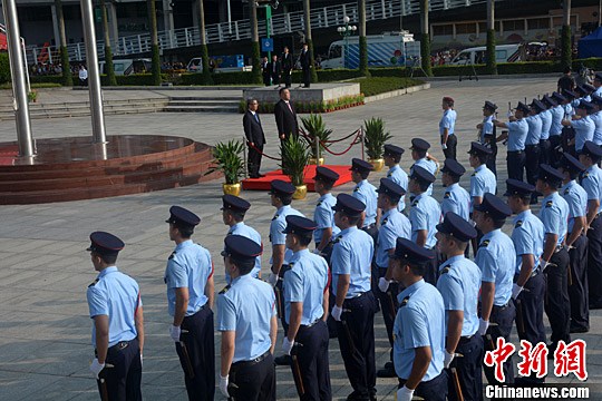 特区政府隆重举行升旗仪式庆祝国庆|特区|崔世安