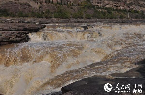 秋日壶口 郭凯祥 刘润田摄