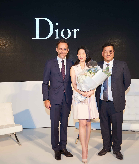Dior迪奥宣布刘亦菲为花蜜系列形象大使