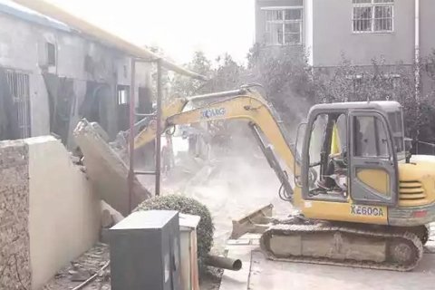 爆炸现场。微博截图