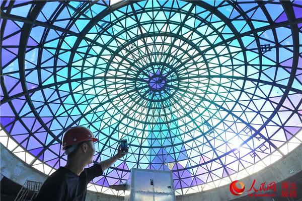 商务区站的穹顶