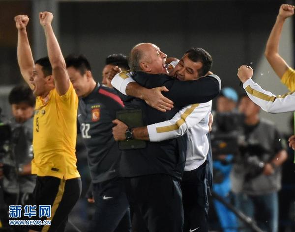  恒大晋级决赛  斯科拉里庆祝(高清大图)|恒大队