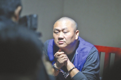 老总逃犯_抓捕逃犯(2)