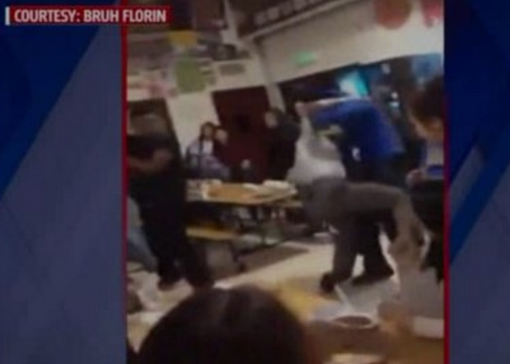 视频截图（图片来自美国中文网）