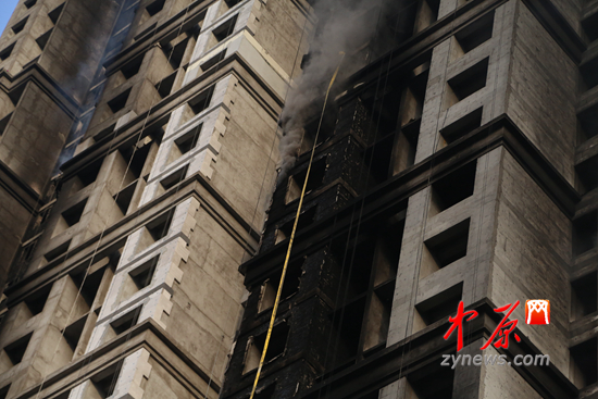 外墙的保温层被烧后剥落