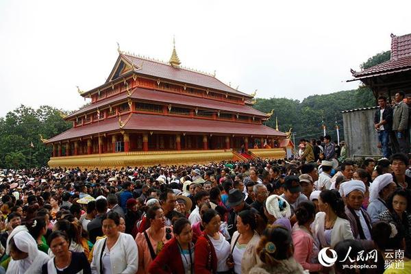 开光祈福仪式现场。(人民网 李发兴 摄)