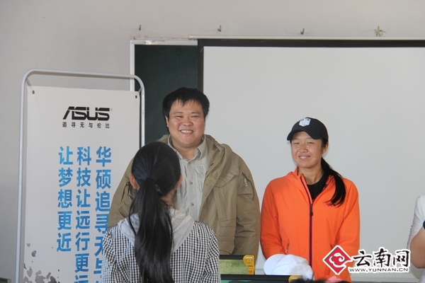“侣行”夫妇分享故事