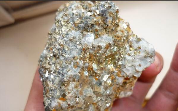 山东莱州发现超大型金矿 海下2000米现黄金王