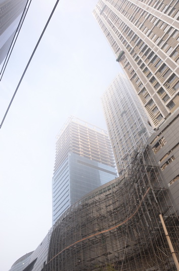 大雾笼罩沈城 空气转为轻度污染|天气预报|气象