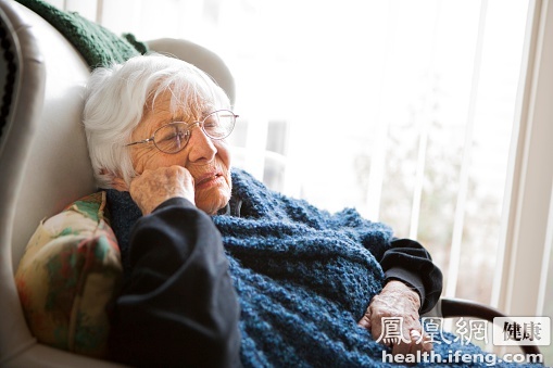 养老保险年度收支再现赤字 专家呼吁养老保障