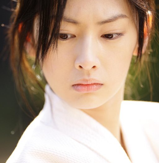 北川景子在《花痕》中的男装造型