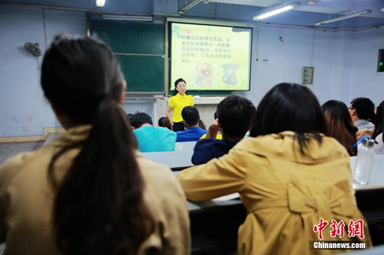 北京流动人口妇检在哪_东门街道计生协会开展流动人口免费妇科检查(3)