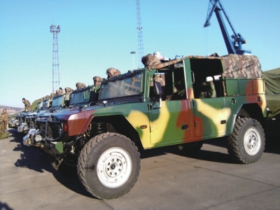 龙岩生产的军民融合产品枭龙越野车