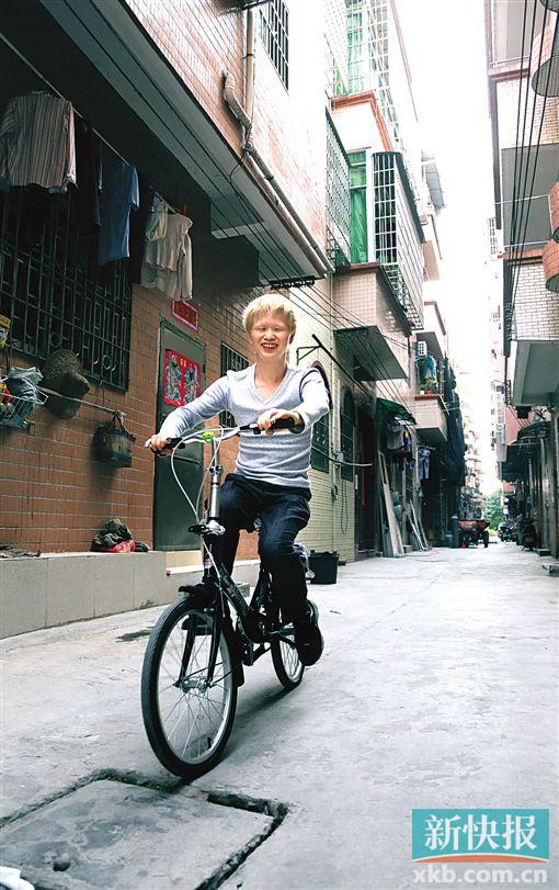 ■骑车的阿破。