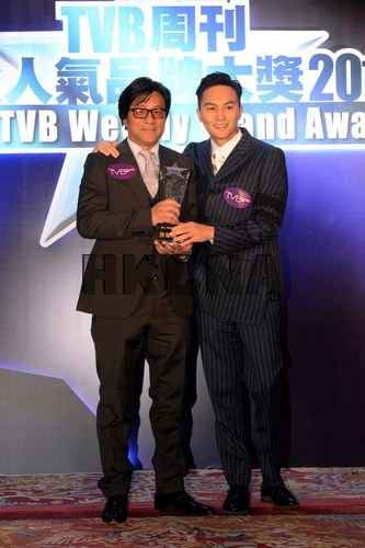 图:张智霖蝉联《TVB周刊》最强人气广告天王