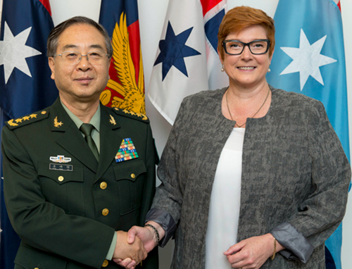 房峰辉会见澳大利亚国防部长并与国防军司令会