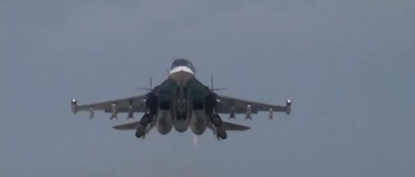 驻叙俄苏-34挂空空导弹出击。