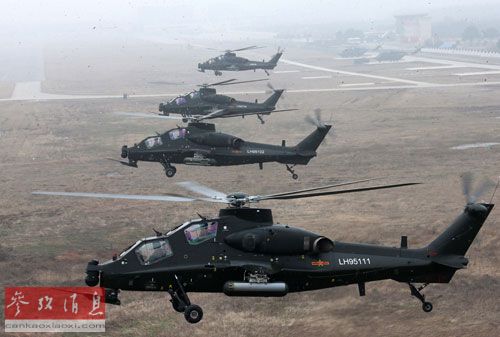 资料图：编队飞行中的“武直-10”（2013年1月15日摄）。新华社发（郭维虎 摄）