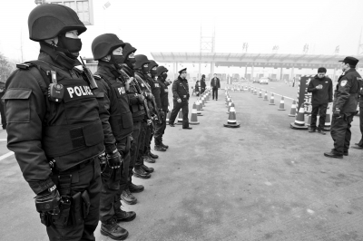 多地警力集结郑州 增援上合会议安保|特警|民警