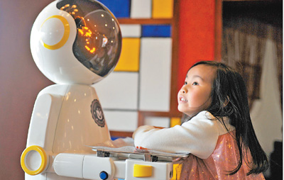 送餐机器人亮相青岛|自动|机器人