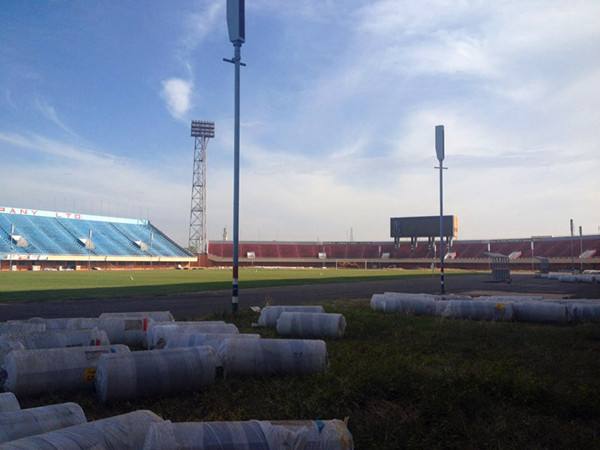 　　图为中国与冈比亚断交前援建的体育场。（由王猛提供）