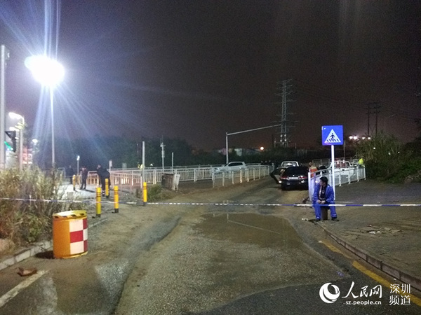 交警加强对现场周边东长路、光侨路、长凤路的管制。（王星 摄）