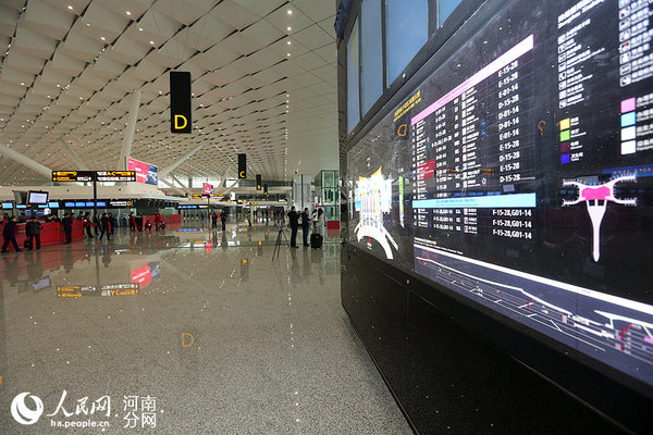 郑州机场T2航站楼内景
