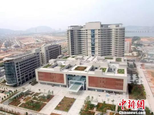 南方医科大学深圳医院开业 设计日均门诊量80
