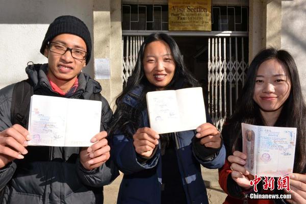 首批中国赴尼游客在拉萨享免签证费待遇|尼泊