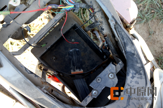 被掏空的电池箱