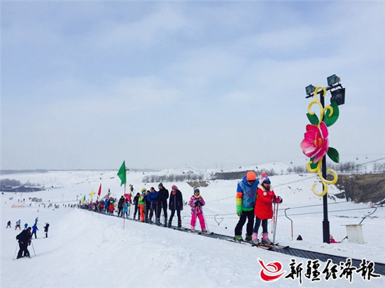 雪莲山滑雪场活动现场