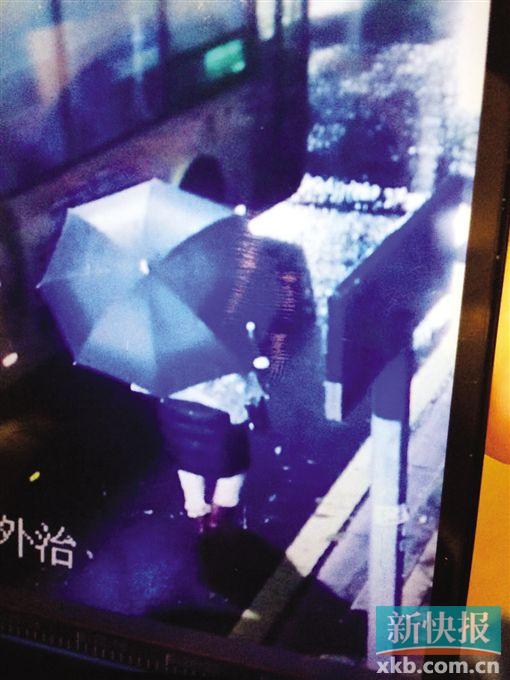 ■警方视频监控拍到的镜头。家属供图