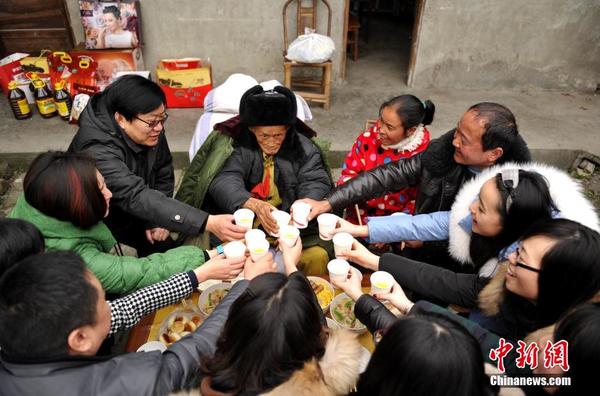 四川志愿者看望抗战老兵送新年祝福|志愿者|老