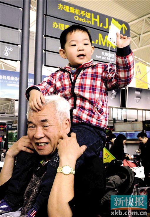 ■白云机场出境游开始迎来高峰。    新快报记者 宁彪/摄