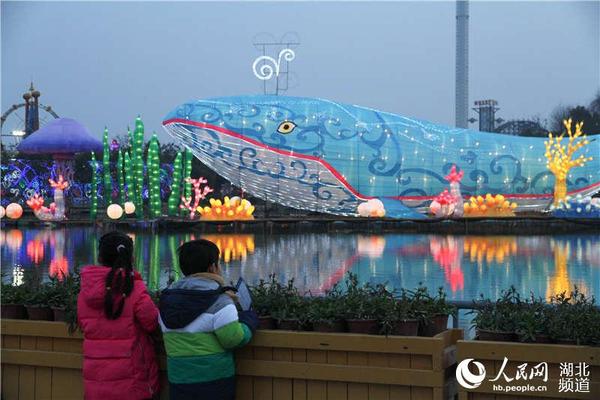 华中最大水上海洋主题彩灯海底世界