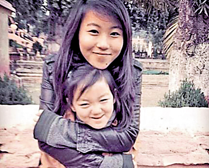 姐妹俩从小感情不错(资料图片)