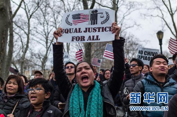 美国一些地方民众就华裔警察梁彼得案集会抗议