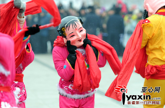 米东区的社火已有多年,已经成为各族群众喜闻乐见的民间文化活动。全媒体记者 马元 摄