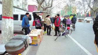 马路市场应分批分期取缔|交警|马路