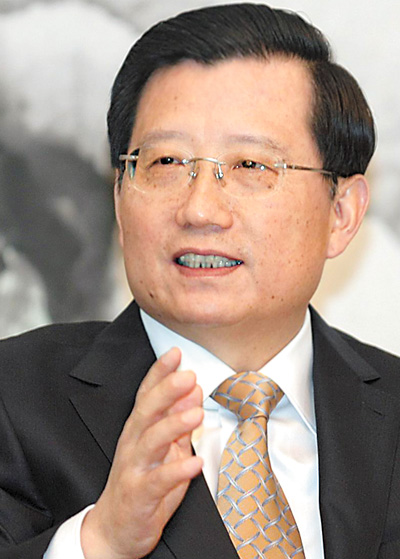 ( 2016年03月05日 09 版)胡春华代表(中共中央政治局委员、广东省委书记)强卫代表(江西省