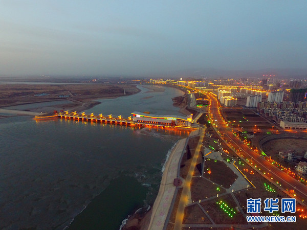 航拍黄河乌海段开河（摄于3月4日19时15分）(飞手 王虎 摄)