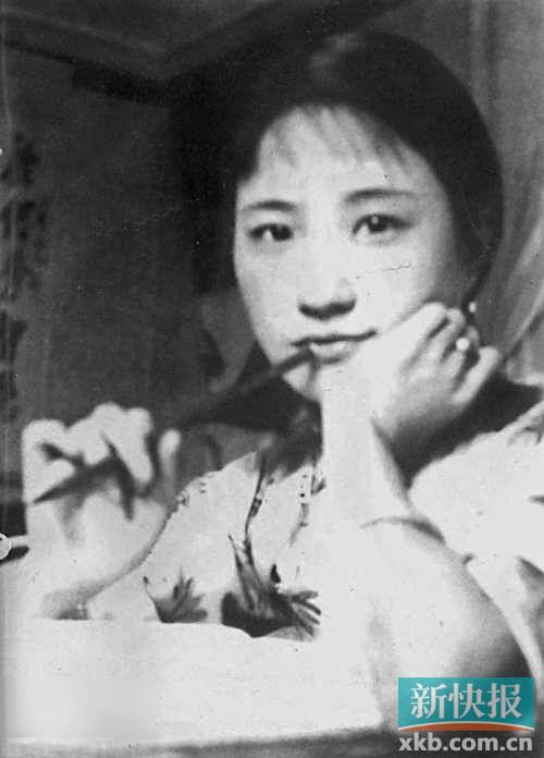 简介    陆小曼(1903-1965)    江苏常州人,现代著名女画家、作家。曾师从刘海粟、陈半丁、贺天健等名家,晚年被吸收为上海中国画院专业画师。