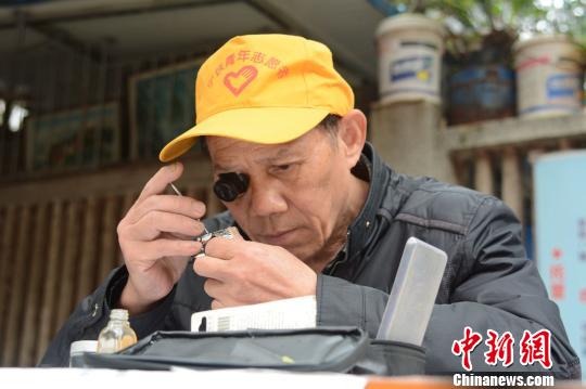 广西柳州雷锋街市义务服务超半世纪|市民|志愿者