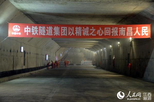 红谷隧道的沉管区